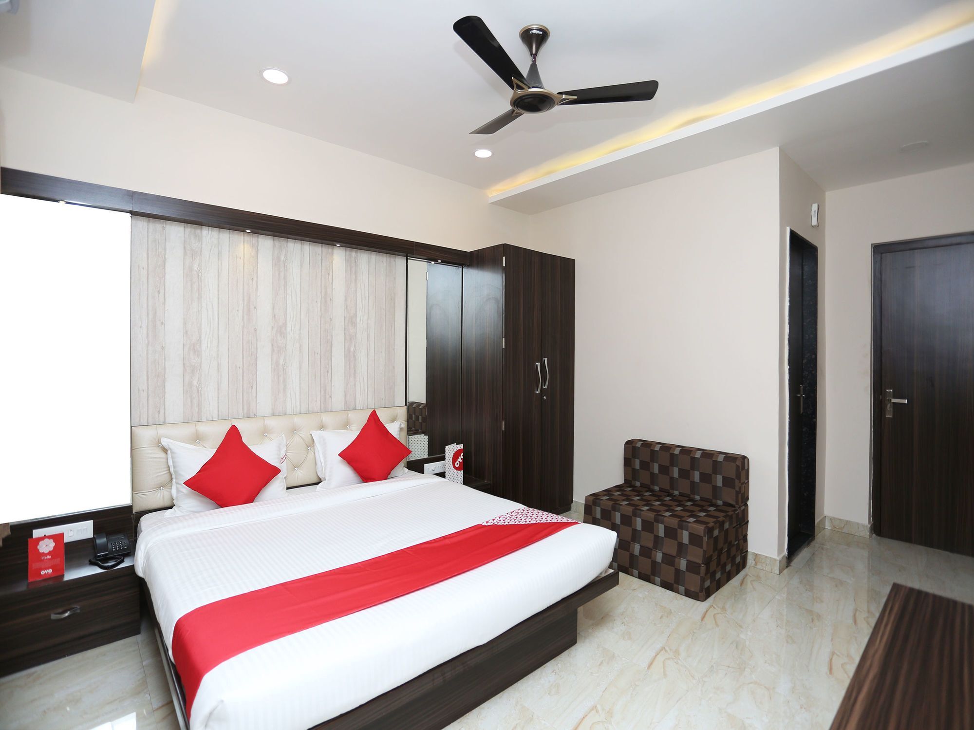 Oyo 15861 Hotel Shivganga Comfort Zone Rāipur Zewnętrze zdjęcie